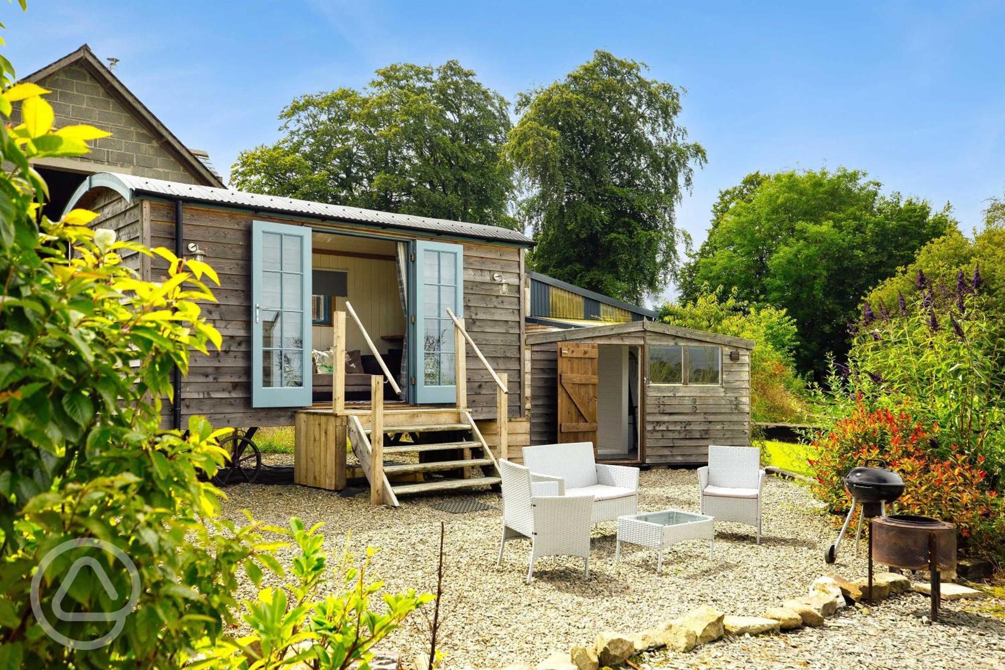 The Shepards Hut Apartamento Llwyn-Dafydd Exterior foto